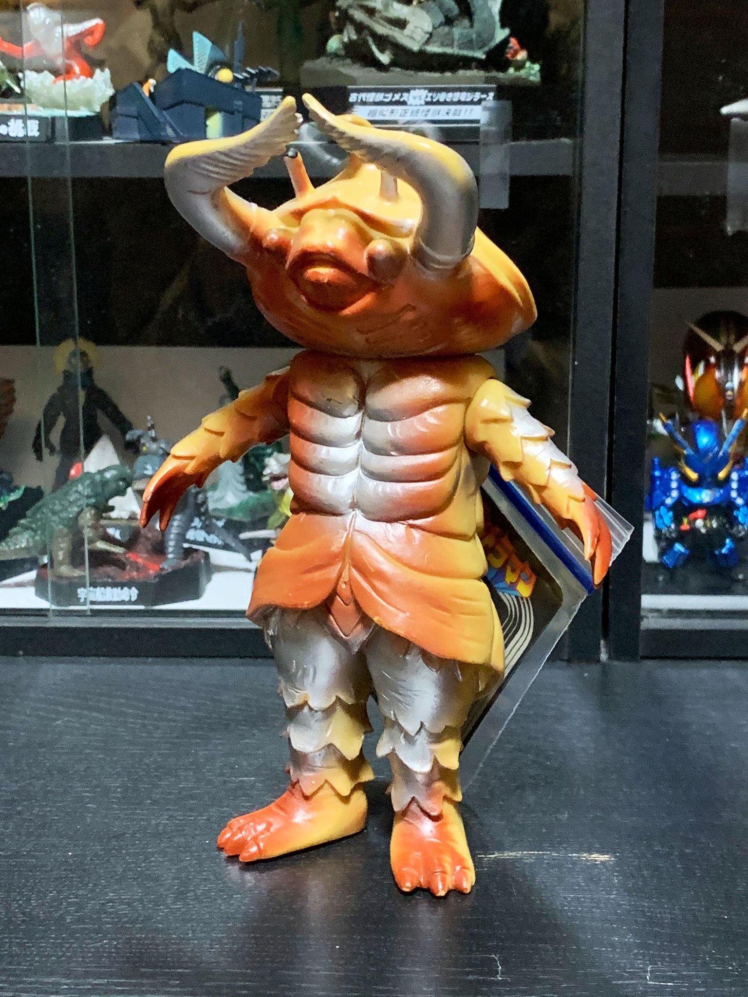 ユ ー ケ ー ウルトラコレクション アントラー 19年製 ウルトラ怪獣シリーズ最初期のソフビ そのためシリーズ名が 違います タグにはポピーの名もまだ残ってますね 硬質ソフビでタグもプラ製 そしてメイドインジャパン この造型自体は00年代前半まで