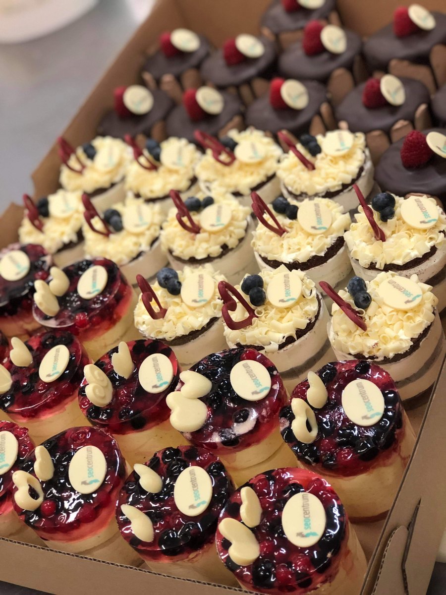 seocentrum's tweet image. Vcera seocentrum oslavilo 10 rokov, tak sme si dali mensi darcek.