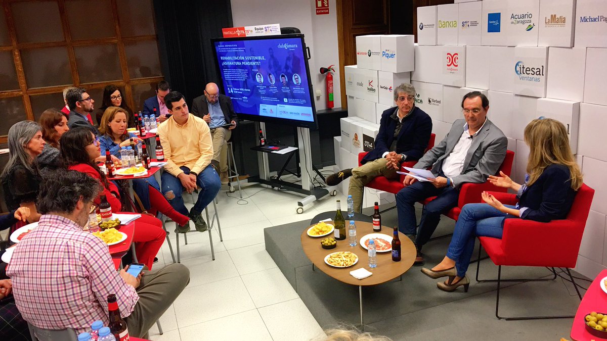acmediacontent's tweet photo. Muy buen “evento” del Jamón en @RedaccionClub @ZARAEVENT @ZgzServicios @ZaragozaTurismo @ItesalVentanas @LaJamoneria @Herizont Gran charla técnica y emocional! https://t.co/bvXETS3PH9