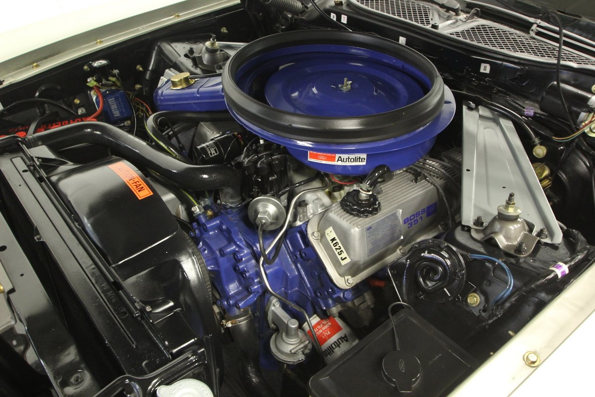 streetsidecars's tweet photo. This 1971 #Ford #Mustang #Boss 351 wields an R-code 351 cubic-inch V8 and 4-speed manual transmission
Link: https://t.co/zYwIlCRPYh
#musclecar #hotrod #oldcar #classiccar #cars #car #drive #speed #fordmustang #fordmustangs #bossmustang #boss351 #fordmotorcompany #classicmustang https://t.co/bhIRNHdUQb