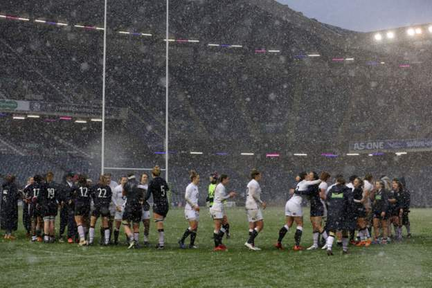 orkneygoddess's tweet photo. Fantastic win for the Red Roses. #Englandrugby @Womens6Nations in a BLIZZARD. Two teams of brave warriors at Murrayfield today. https://t.co/tcLPH99Yqu