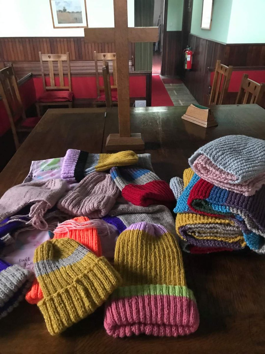 Lovely warm gorgeous knits, ready to go to help desperate refugees in winter weather. thank you everyone! @EdinDirectAid  #keepcosy