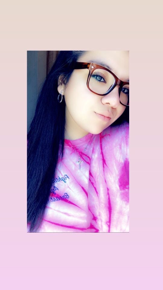 HCOneonta's tweet image. ✨MEET THE EBOARD:
Hey everyone! My name is Liliana and I am the events coordinator for Her Campus! I am a junior and new to this position but I am super excited for the new and fun events for this semester! I am an English major with a literature track!