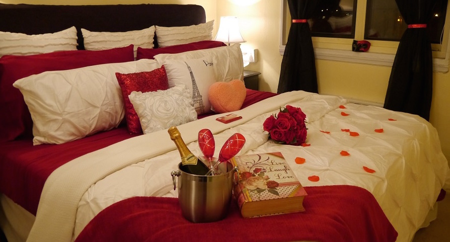 FairfieldInnCLT's tweet photo. Have you booked a hotel room for Valentines Day yet? We only have a few rooms left! Ask about our delightful romance package for you &amp; your loved one 💕 https://t.co/mOV0VTKLFD