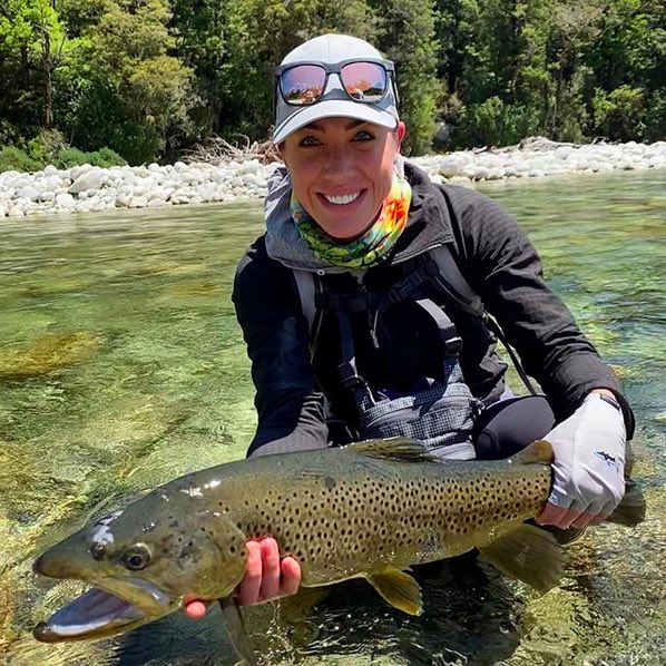A wee little one🥰🎣🇳🇿 
#newzealand #browntrout #flyfishing