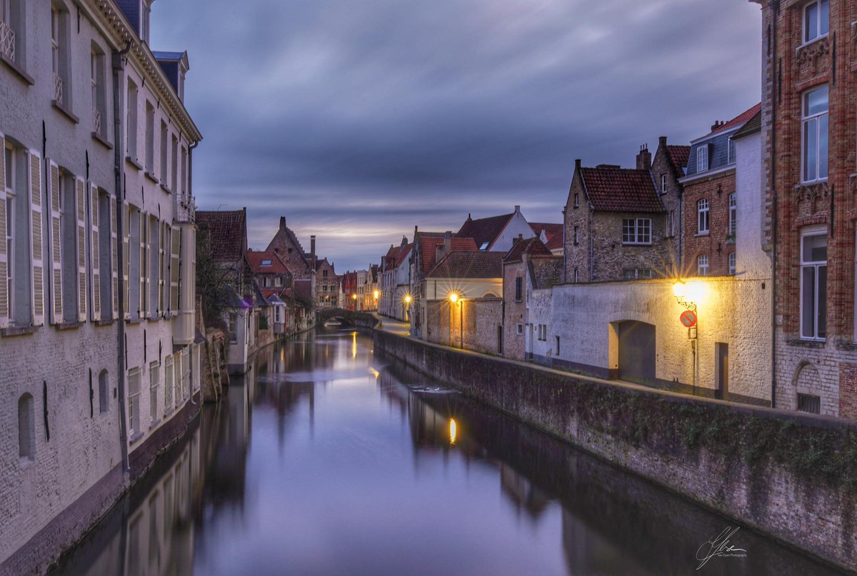 The Gouden-Handrei, one of those enchanting places in Bruges that will make you want to come back 😍

📸: Ilse Van Oyen Fotografie