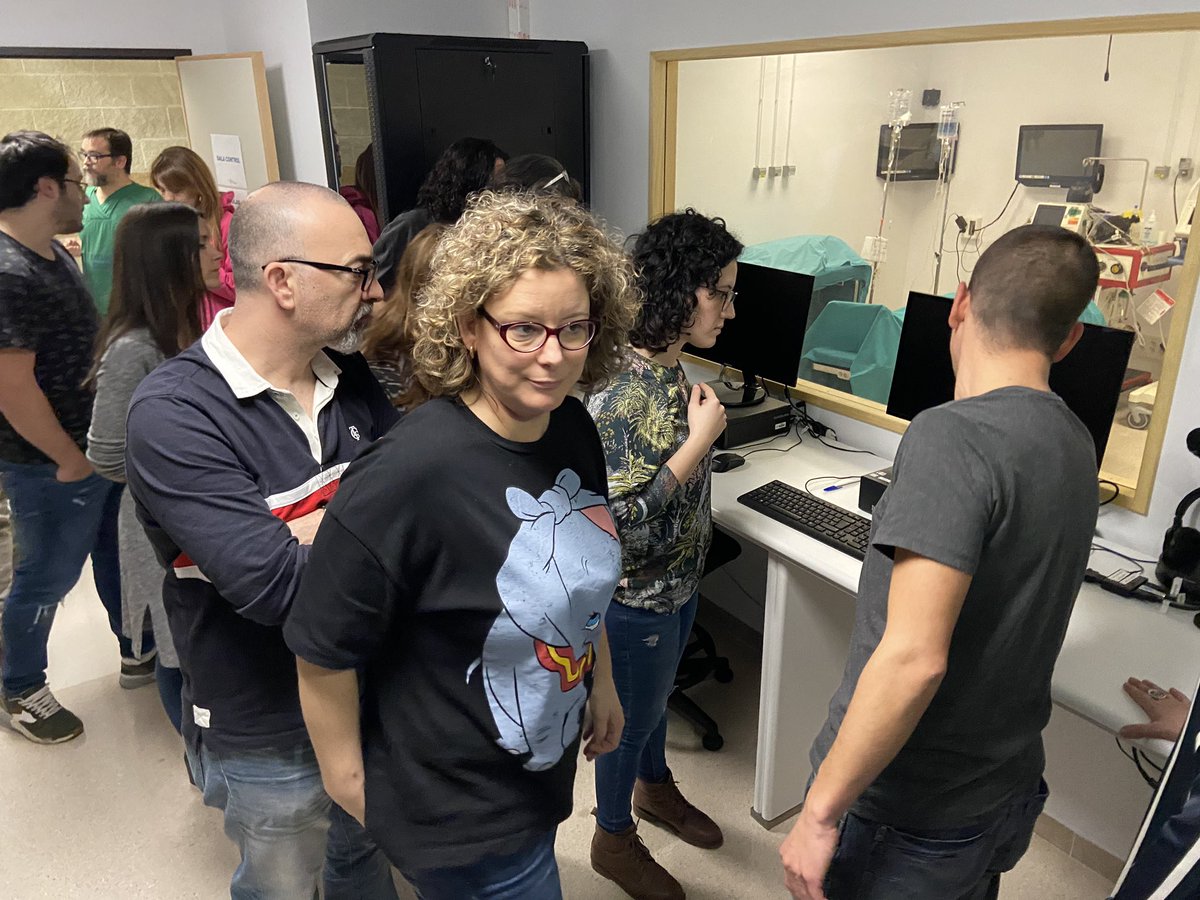 AulaFerrol's tweet photo. Presentación de las nuevas instalaciones al equipo!  Nueva edición de instructores en simulación clínica! Un salto cualitativo en nuestro equipo, incorporar la alta fidelidad en nuestro día a día! @Notocorda @FRANRASCADO @PottySastre @javiabellalor @XXIFerrol @Sessep_Esp https://t.co/zTv9uduXUl