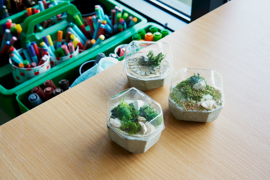 Read about the artist who wants to provoke pupils' creativity.
soo.nr/vdC8