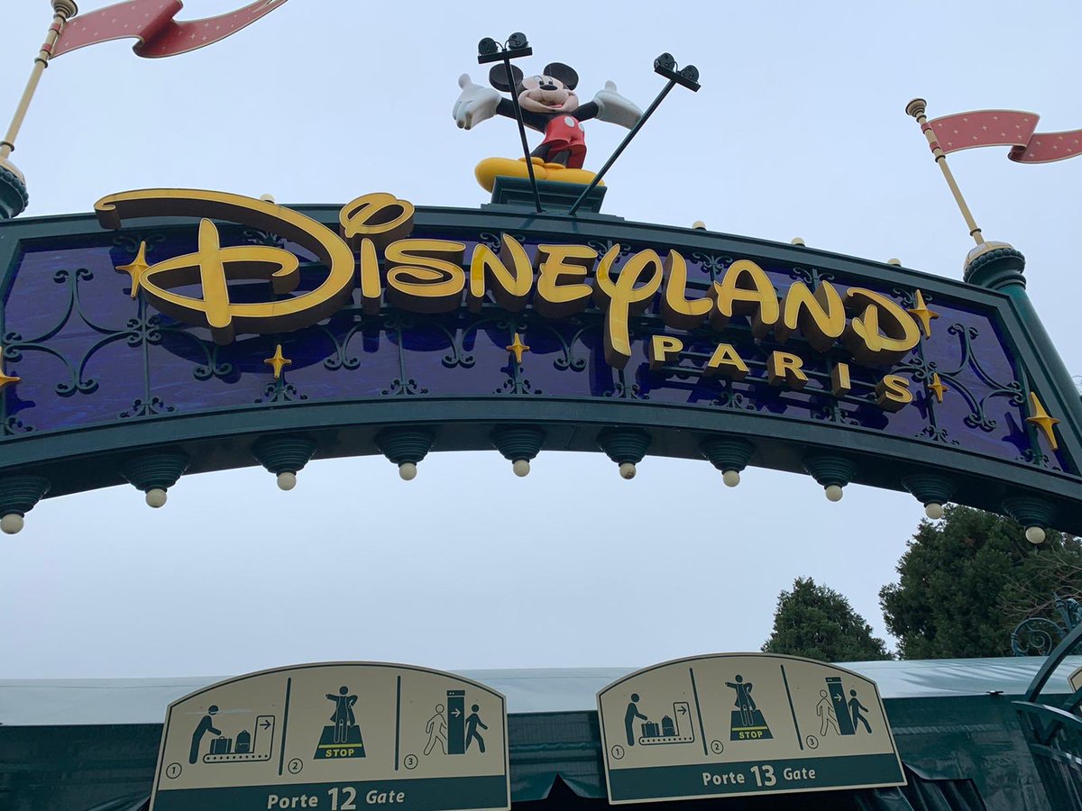 NBAcademy's tweet photo. Disneyland was a huge success yesterday. Back to work/school tomorrow though! #NBAParis https://t.co/PONDdrcRQ3