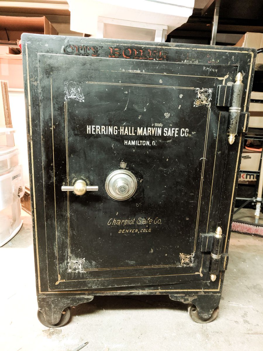 digitalsafes's tweet photo. A fun thing we like to do is find old safes and customize the insides. Our custom bar safes are a neat way to include a showpiece in your home bar! These are one off pieces, please call to see what we have in stock https://t.co/kAodsaOnUY https://t.co/OGf59WObIo