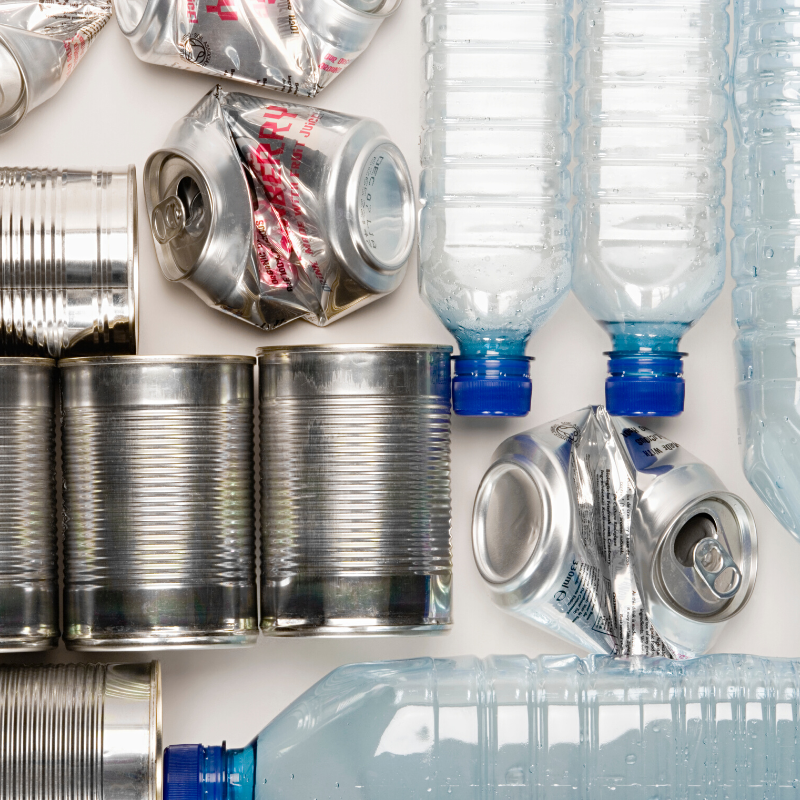 RecycleBrownCo's tweet photo. #RecycleTip: Donβt flatten plastic jugs or aluminum cans before putting them into your curbside recycling bins. The flattened materials could end up in with paper recycling due to their size. https://t.co/2R7m4I98Vm
