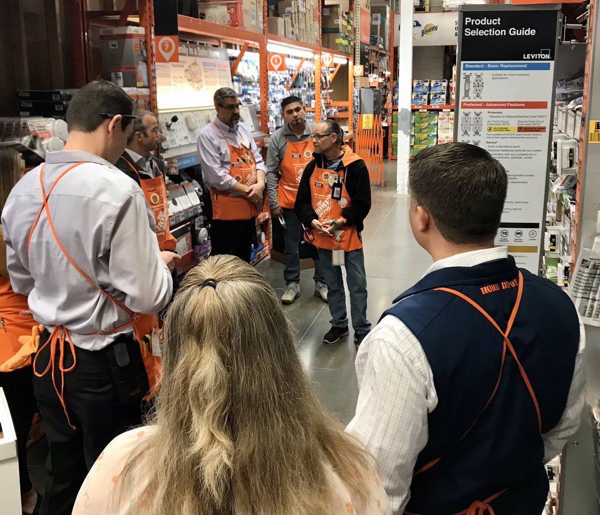 kyle_mckinnon12's tweet photo. Thanks to @BlankenshipSB @CourtneyMKorkow and @napoli_arlyne for spending some time at the #palmspringsofwashington for Development, recognition and of course fun! #thd4727 Yakima #d274develops https://t.co/iAFQg4DhDD