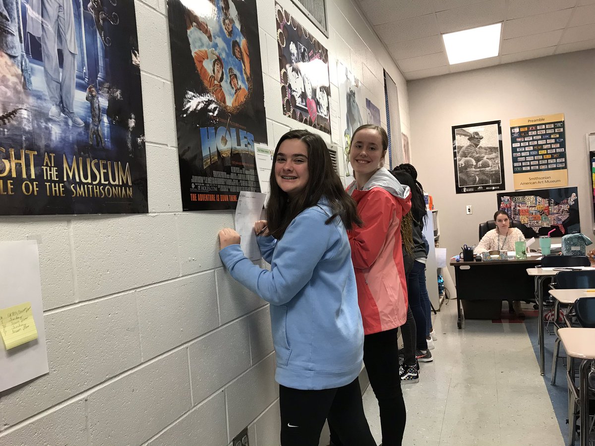MrsMWilliamsHHS's tweet photo. Ss are factoring polynomials in stations today. Love how on task this group is! #hillcrestmspats #tcsslearns #mtbos #handsonmindson #alamle #iteachmath #iteachmiddleschool #teach180 #mathbits https://t.co/lgyxhH4Skh