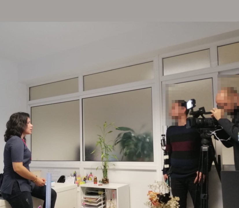 Dataseg_Es's tweet photo. #CrecerEnganchados reportaje de@fueradeplanotv de @RTVCes  dedicado a los #menores en época de #ternet.

Podéis ver la #intervención de nuestra @JeimyPove  sobre #grooming en #internet (idoneidad del medio y métodos de ejecución) en min. 8:30. https://t.co/wv6cl0KUkC https://t.co/HzCi3H9Htf
