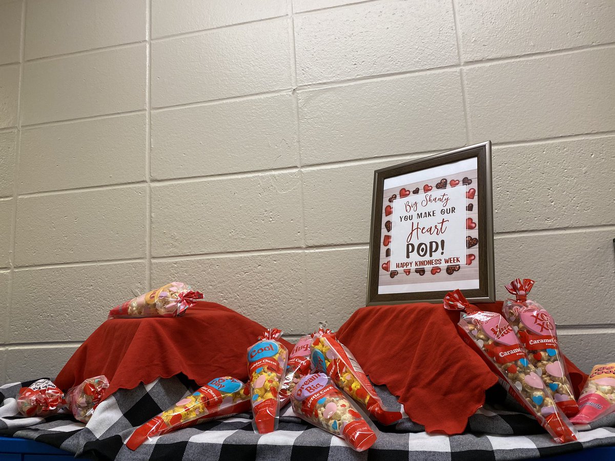 PrincipalDrK's tweet photo. It’s Kindness Week @Eagles_BSI We appreciate all of our staff!! Thank you!! #happyatBSI #bsieaglepride https://t.co/JRw4M44MPC
