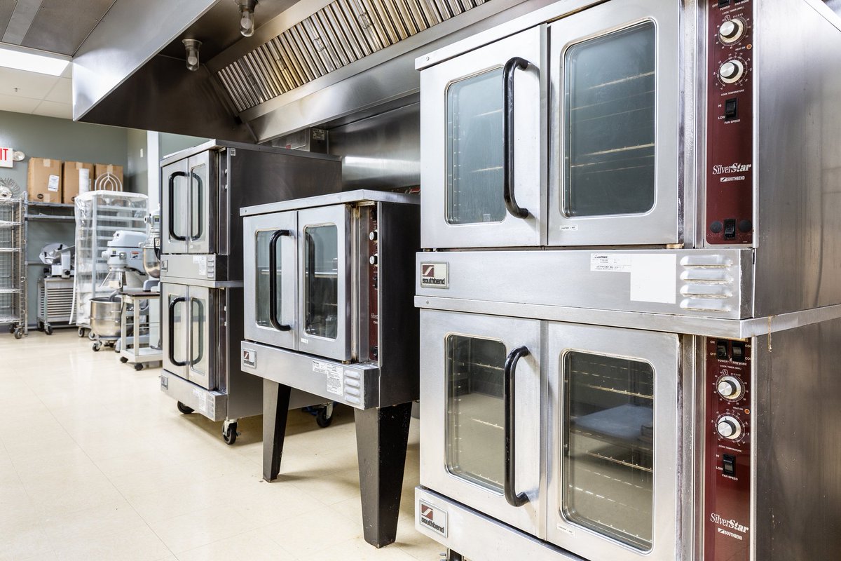 center_venture's tweet photo. Thinking of starting a food business? Get started at Venture Out! #VOBC #CommercialKitchen #Startup
https://t.co/vl5zsczuEG https://t.co/jcIIjSHkLN