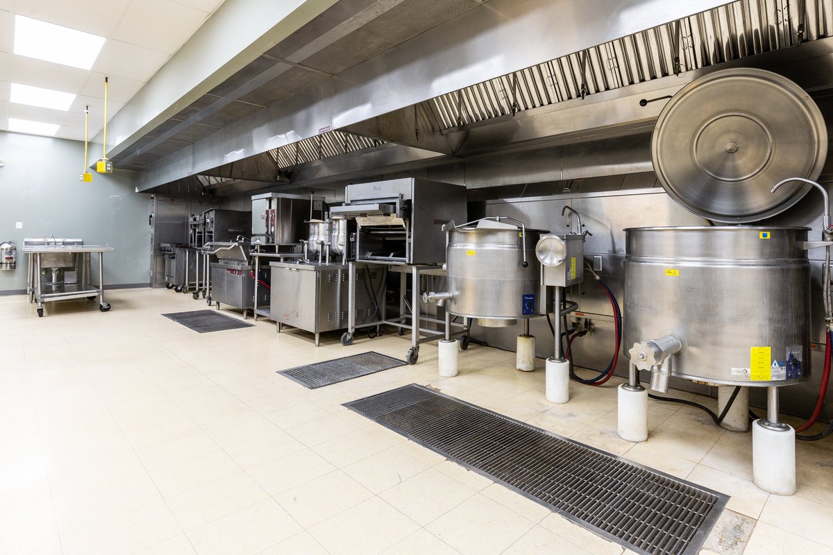 center_venture's tweet photo. Thinking of starting a food business? Get started at Venture Out! #VOBC #CommercialKitchen #Startup
https://t.co/vl5zsczuEG https://t.co/jcIIjSHkLN