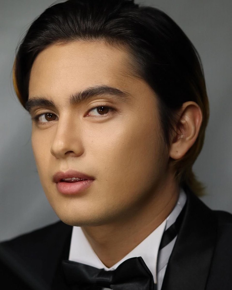 REIDersOfficial's tweet photo. @tellemjaye • #soon #MakeUpbyMacIgarta #MensGrooming #MacIgarta #JamesReid #MultiMediaPrince • Thank you @ ashley_hmua for assisting me.
©️ mac_igarta https://t.co/u2QDkU0Xvu