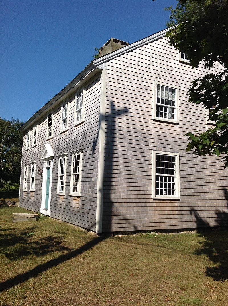 and not just 18th century, indeed: this is one of a handful of mid-17th century houses on the cape, and one of many in Massachusetts more broadly: the state has, relative to most others, masses of 17th century stuff. (also all hail the sea-bleached silver shingle)