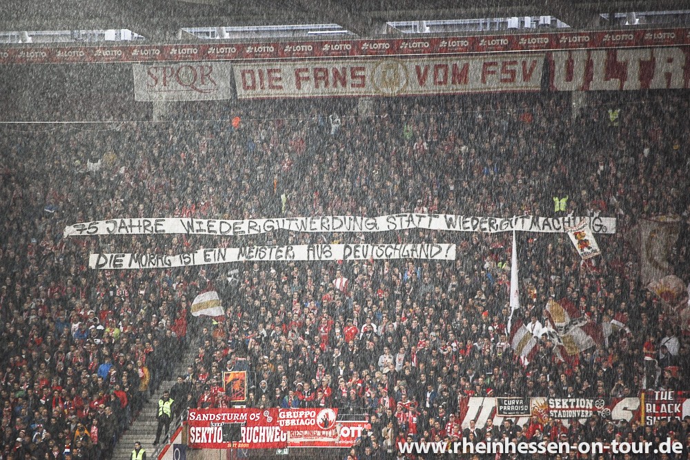 Ultraschön (@ultraschoen) on Twitter photo 1.2.2020 <a href="/1FSVMainz05/">1. FSV Mainz 05</a> - <a href="/FCBayern/">FC Bayern München</a> :
Spruchband im Q-Block anlässlich der 75 jährigen Befreiung von #Auschwitz: "75 Jahre Wiedergutwerdung statt Wiedergutmachtung. Die Moral ist ein Meister aus Deutschland!"
#ultras #ultraschön #fsv #mainz #niewieder #weremember 1.2.2020 <a href="/1FSVMainz05/">1. FSV Mainz 05</a> - <a href="/FCBayern/">FC Bayern München</a> :
Spruchband im Q-Block anlässlich der 75 jährigen Befreiung von #Auschwitz: "75 Jahre Wiedergutwerdung statt Wiedergutmachtung. Die Moral ist ein Meister aus Deutschland!"
#ultras #ultraschön #fsv #mainz #niewieder #weremember