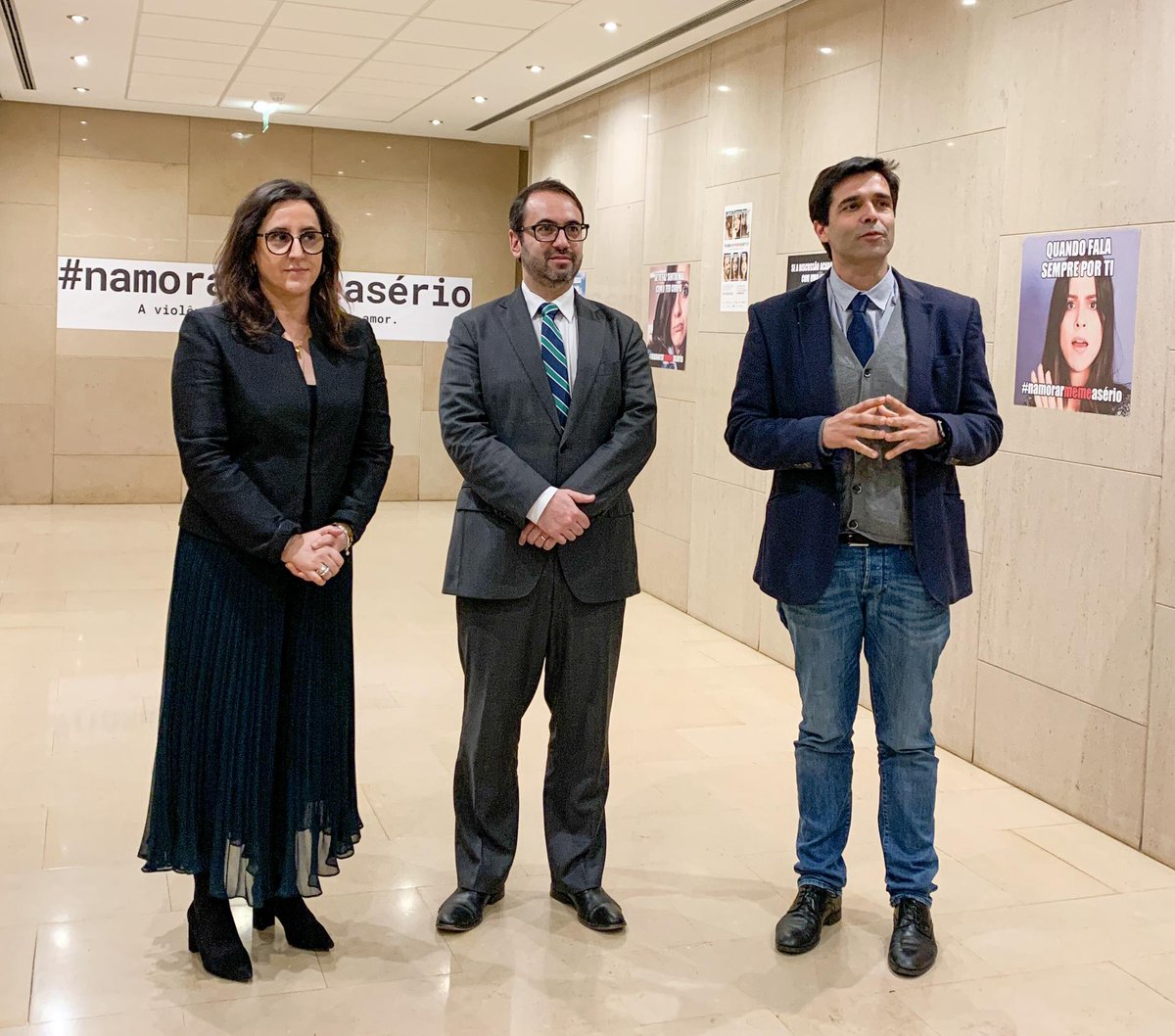 mpresidencia_pt's tweet photo. #SECI, Rosa Monteiro, e #SEPCM, André Moz Caldas, marcaram presença na inauguração da exposição “Violência no Namoro”, na Presidência do Conselho de Ministros.
Para ver até ao final do mês. #namorarmemeasério https://t.co/rU5dH81Znb