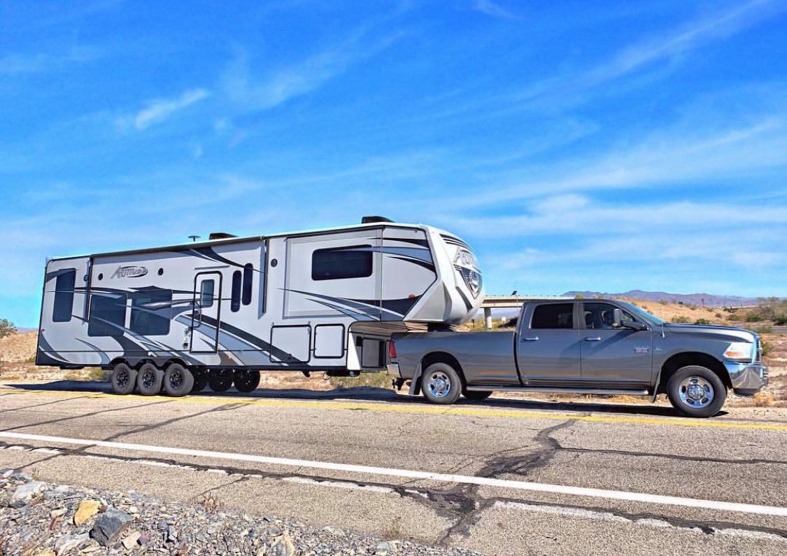 CAMPERiDcom's tweet photo. Eat. Sleep. RV. Repeat.
#outdoors #rv_living #traier #motorhome #rviing #everything_rv #rv_life #wanderlust #monday_flow #camperid https://t.co/qGitJcKUDd