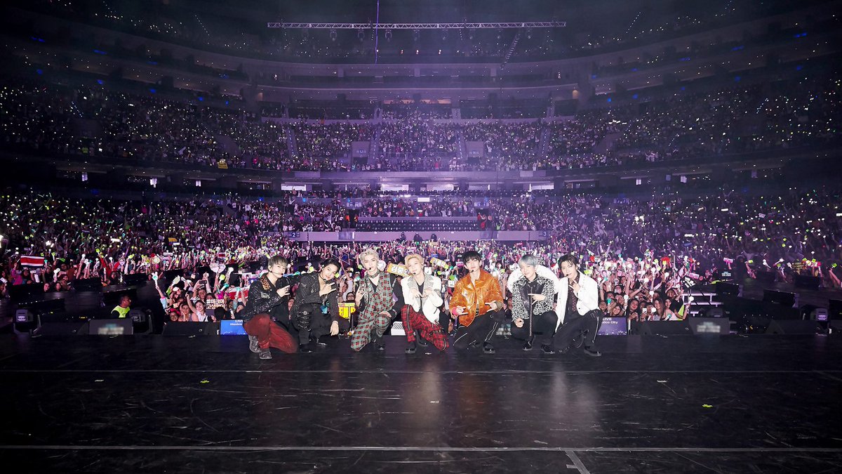 park_sine's tweet photo. February, 10, 2020 (FEB 9th PST) เล่นคอนเสิร์ตในฐานะเมมเบอร์ SuperM ที่เม็กซิโกซิตี, เม็กซิโก #LUCASinMEXICO https://t.co/7Z10jGkHrh