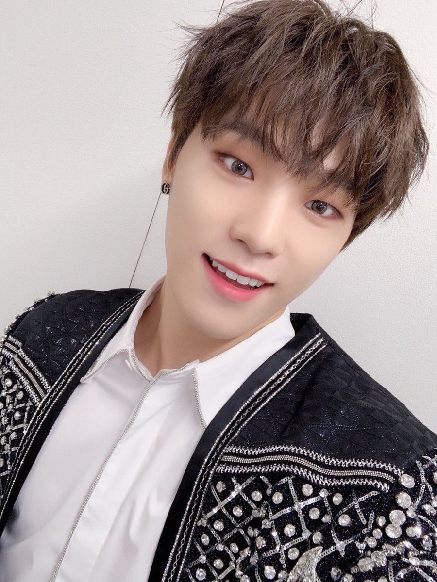 역사에_남을_디노야_생일축하해 いつも前向きなエネルギーをグループに