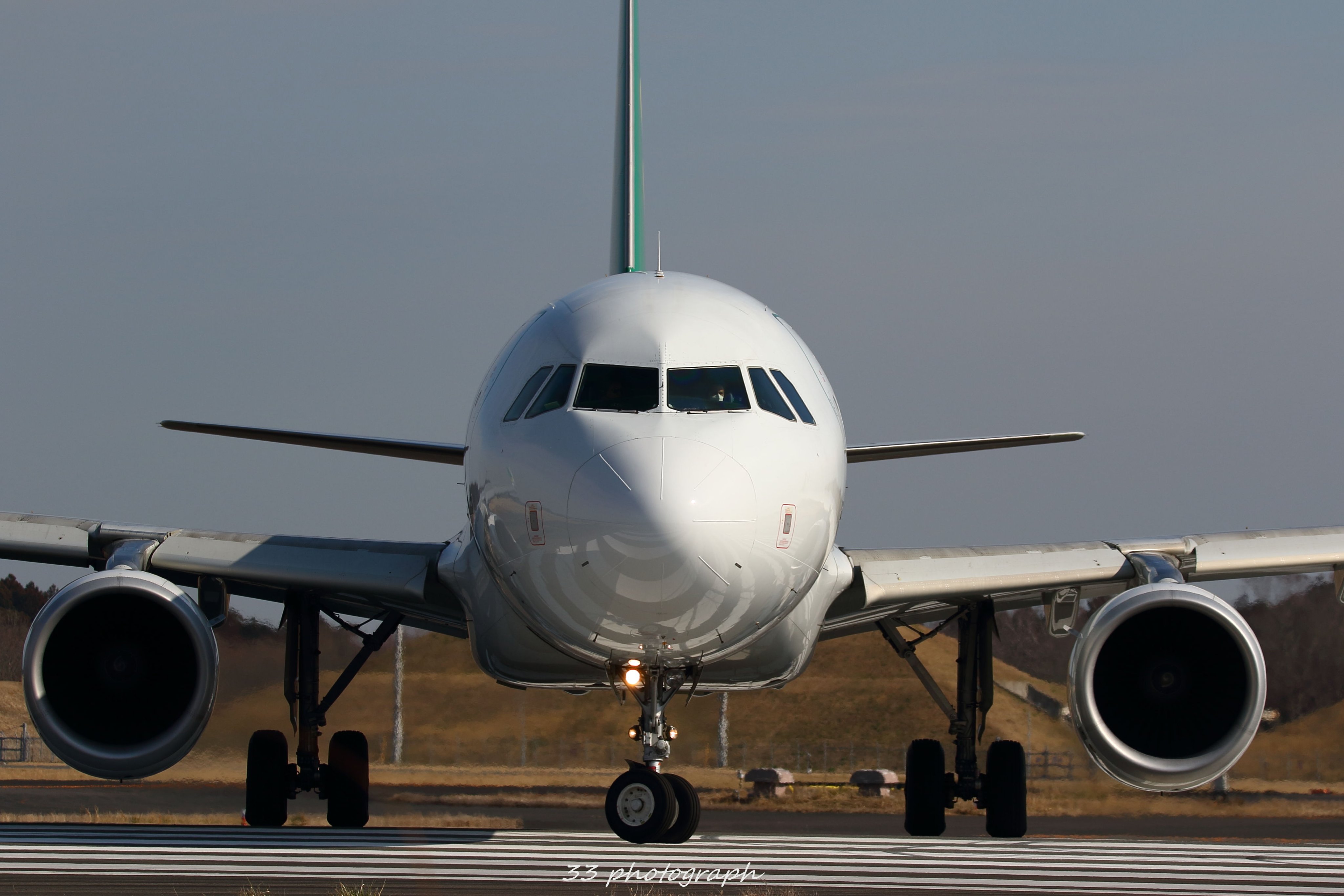 ろろ カメラおにいさん 北門でタキシングから飛行機が正面向いてくれる画は迫力あってすき 百里基地 茨城空港 春秋航空 T Co Rf4dvqegjl Twitter