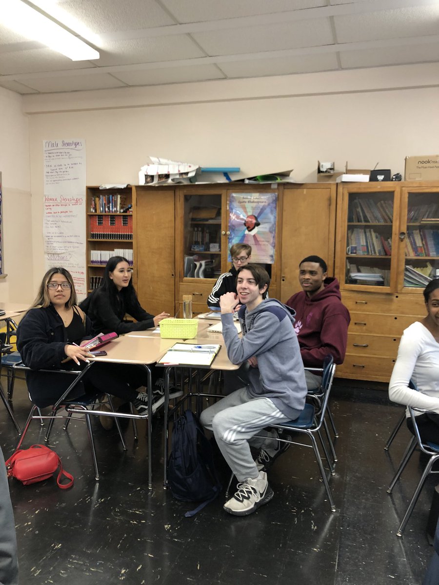 MsStamatiades's tweet photo. The winners of Friday’s Student Created lessons and today’s teachers! #futurecareers #seniorlessons #ramfam #collaborativelearning @WhufsdRams  @WH_HighSchool  @WHHumanities https://t.co/roJd5ZyhKo