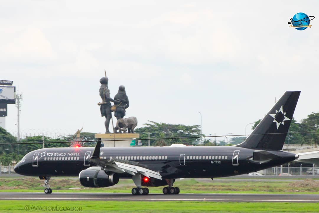 AviacionEcuador's tweet photo. Cómo VIP21 se identificó el #B752 de SOVEREIGN que arribó en Guayaquil la tarde del sábado.
Registro : G-TCSX
.
➖➖➖➖➖
#ecuador  #sky #pilotlife #airplane #boeing #GTCSX #Sovereign #guayaquil  #avgeek #aviationlovers #aviationphotography #aviacionecuador https://t.co/0DP2pHcowd