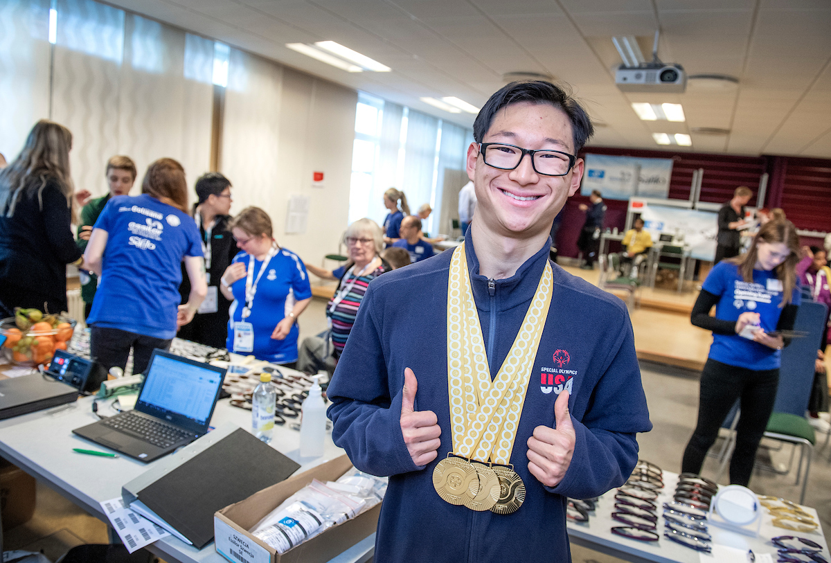 3-time gold medalist Jay Choi of <a href="/specialolyUSA/">Special Olympics USA</a> has seen the impact of the <a href="/SpecialOlympics/">Special Olympics</a>-<a href="/lionsclubs/">Lions International</a> International Opening Eyes programme in his own life. Hear his perspective at #Sweden2020 where he received a free eye test: bit.ly/31tpUBz #InclusiveHealth