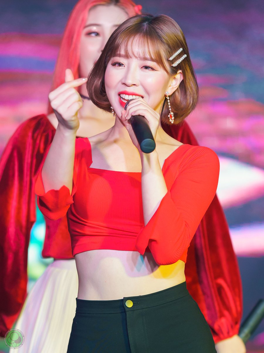 Show24_BroCoRi's tweet photo. 2020.02.09 Yellowbee Live #Showbox

#yellowbee #옐로비
#애니 https://t.co/XaMrJ3uqFg