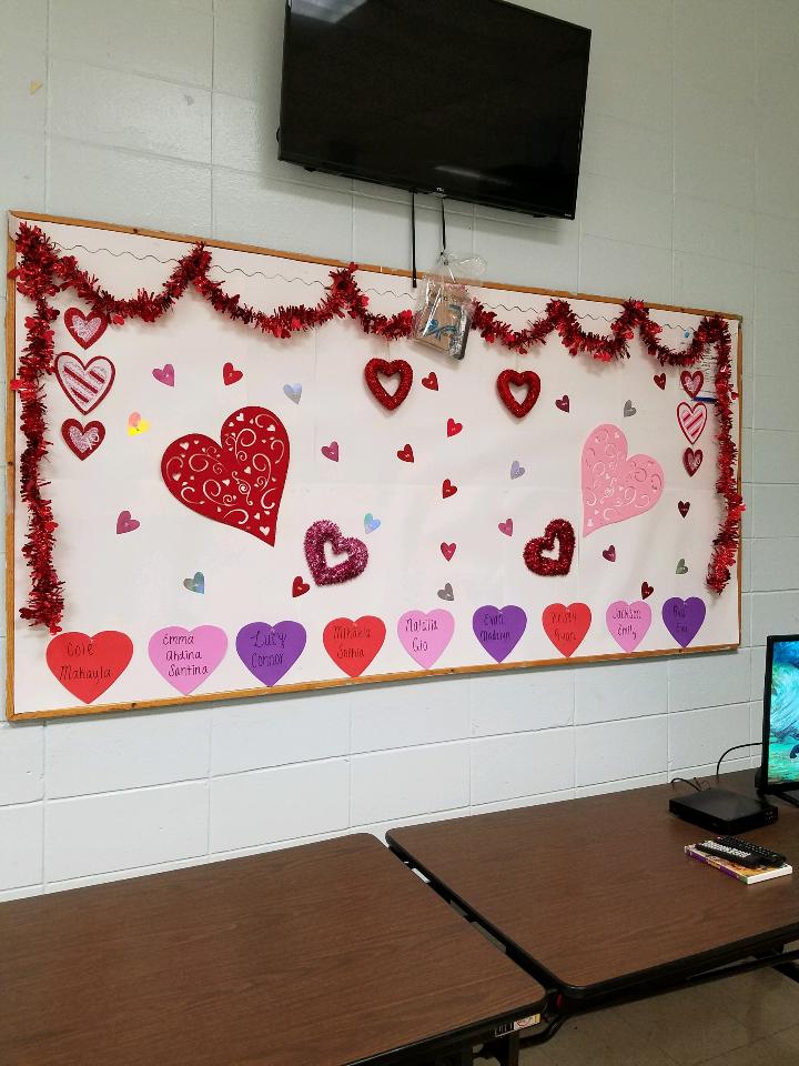 HowellPAL's tweet photo. Check out this awesome bulletin board our kids at @HowellTwpAldrch Aftercare created🥰💞
Didn't they do an awesome job⁉️
#howellpal #everykidneedsapal #monday #mondayvibes #valentinesweek #valentinesday https://t.co/cZPehq28nq