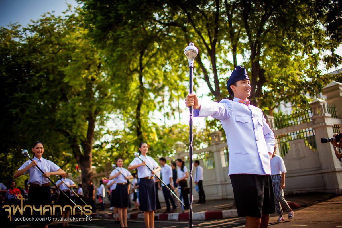 [1/6] LE: วันปิยมหาราช ๒๕๕๖ —23 Oct 2013.Lead the team #Tawan_V  #TEAMCHULA  #CK5  #Throwback