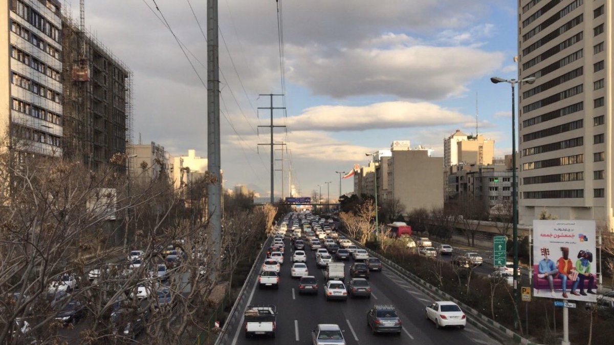 Mauriello_R's tweet photo. On my way from the university back home. #walking #lifeintehran #streetsoftehran https://t.co/ua9NlbumHJ