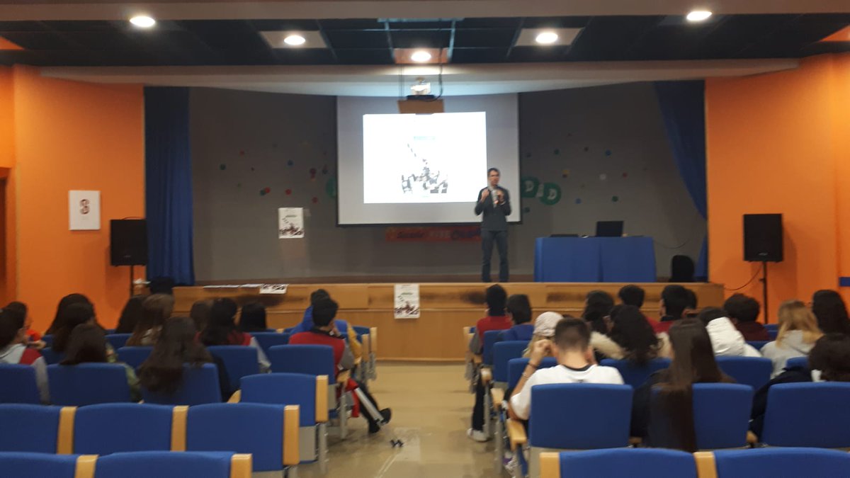 Sagradocaceres's tweet photo. Presentando al alumnado de #secundaria los talleres del #StartNowProject @GenVerde_music Deseando que lleguen los días 17-21 marzo en #Cáceres #SagradoCC #NosVemosPronto #FromTheInsideOutside ¡Bienvenidas a España! https://t.co/g72YxJ0JIl