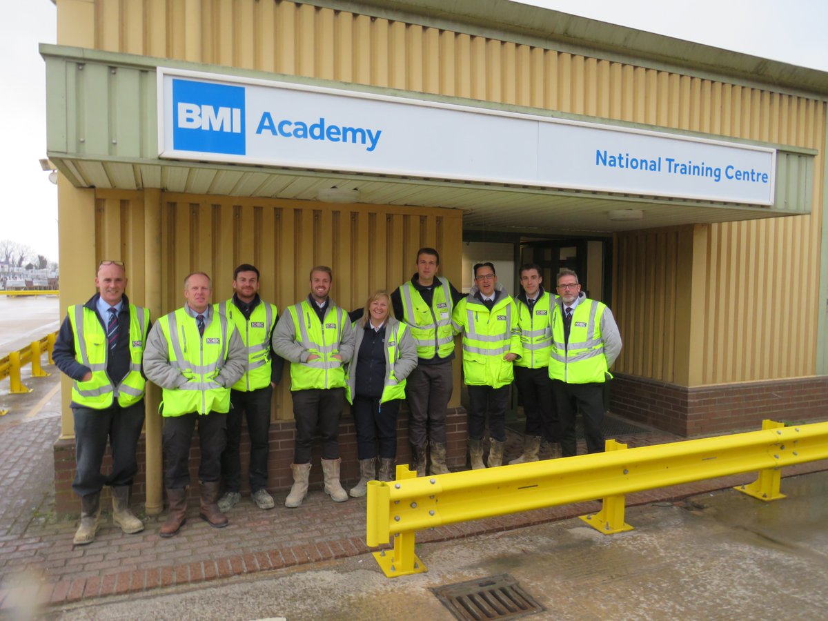 BMI_Trainer's tweet image. Excellent day spent with @NHBC Housing Inspectors @BMIUKandIreland #Academy looking at everything #pitched #roofing !! Well done guys, it&apos;ll all prove great use on site! 👷‍♀️👷‍♂️🔨🏠