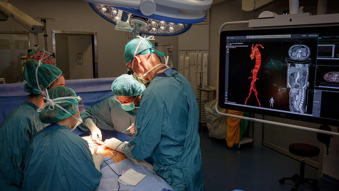 vallhebron's tweet photo. El pròxim 13 i 14 de feb. se celebra l'últim Curs d'Actualització en Cirurgia Endovascular. Un curs que va néixer amb la vocació de donar difusió i formació en les tècniques endovasculars més innovadores durant els últims anys. #cevh

Més info a https://t.co/Q7WvVYikYn https://t.co/GdcK91FvNg