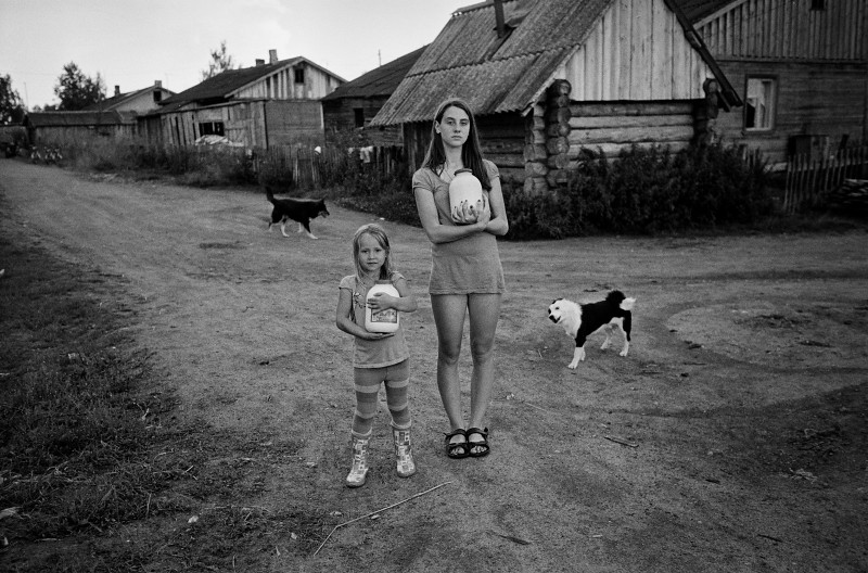 TessRaimbeau's tweet photo. Je continue la catégorie photographes oubliés ou peu connus : voici Aleksey Myakishev et ses travaux sur la Russie rurale.
https://t.co/l7AW3vSzYP https://t.co/dGusLrdv5m