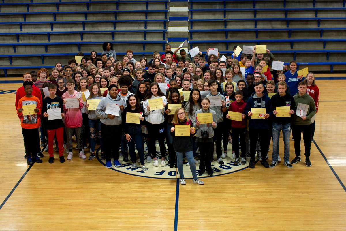 Congrats to our 3rd Quarter Honors and High honors students! We appreciate your hard work and dedication! Thanks to our local Casey's and Hardee's for providing food coupons for these students!