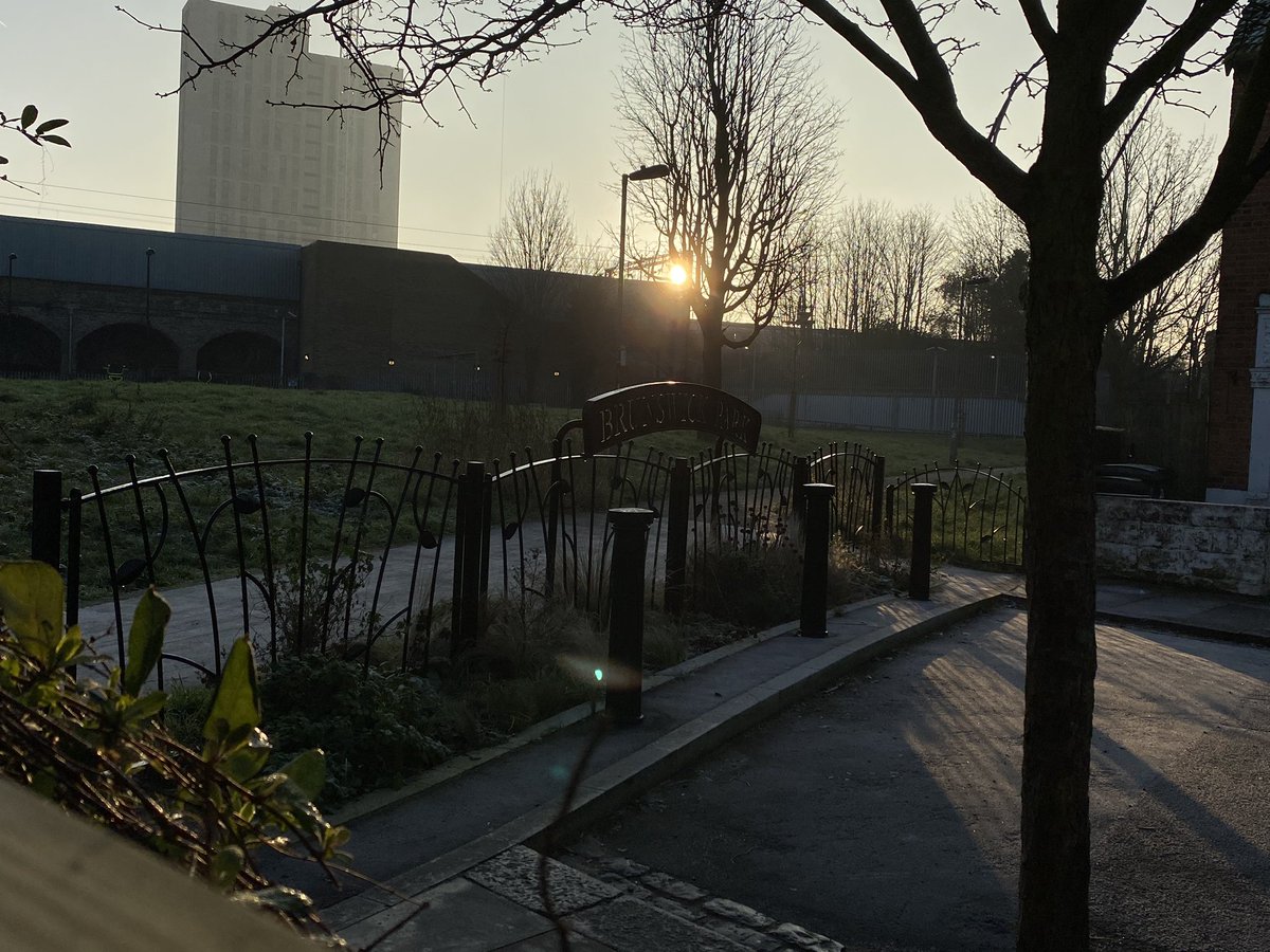 It’s not all bad weather — honest! Here’s sunrise in the park on Friday morning.

While we have you — please support us TOMORROW for our annual general meeting and hear all we’ve been doing to help improve Brunswick Park.

brunswickpark.co.uk/2020/01/31/ann…