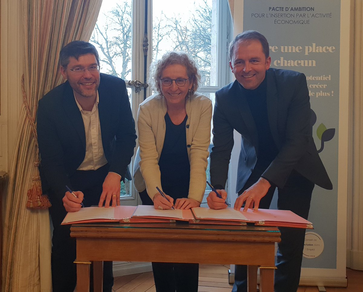 Muriel Pénicaud (@murielpenicaud) on Twitter photo Avec le Pacte d'ambition pour l'#insertion par l'activité économique, notre feuille de route commune permettra de changer d’échelle, doubler le nombre de personnes en intérim d'insertion et révéler les talents cachés🇫🇷 <a href="/ThibautGuilluy/">Thibaut Guilluy</a> <a href="/deGardelleLuc/">DE GARDELLE Luc</a>
Nul n’est inemployable! Avec le Pacte d'ambition pour l'#insertion par l'activité économique, notre feuille de route commune permettra de changer d’échelle, doubler le nombre de personnes en intérim d'insertion et révéler les talents cachés🇫🇷 <a href="/ThibautGuilluy/">Thibaut Guilluy</a> <a href="/deGardelleLuc/">DE GARDELLE Luc</a>
Nul n’est inemployable!