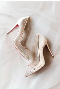rosewaterto's tweet photo. Love the details on these stunning Bridal heels. Tag a #BrideToBe
Credit: @caitlinfreephotography
.
.
.
#weddingtoronto #libertygroup #torontoweddings #bridalstyle #marriagetoronto #weddingvenue #yyzwedding #torontobrides #weddingideas #luxuryweddings #weddingphotography https://t.co/I8BURLxzXL