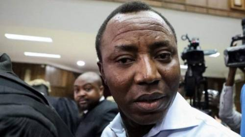 SaharaReporters's tweet photo. Court Postpones @sowore's Trial To Wednesday | Sahara Reporters
The activist was first arrested on August 3, 2019 by the Department of State Services for calling on Nigerians to take to the streets in peaceful demonstrations to demand...
READ MORE: https://t.co/dpTLBvHzzw https://t.co/WVmIDad0KK
