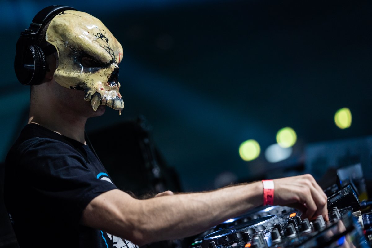 ExodusEvent's tweet photo. Get yourself ready for #EXODUS2020 and push the BPM to the extreme with the last warm-up mix by @F.NøIzE at https://t.co/29sVK8Cc7Y https://t.co/PqdPE1TcwE