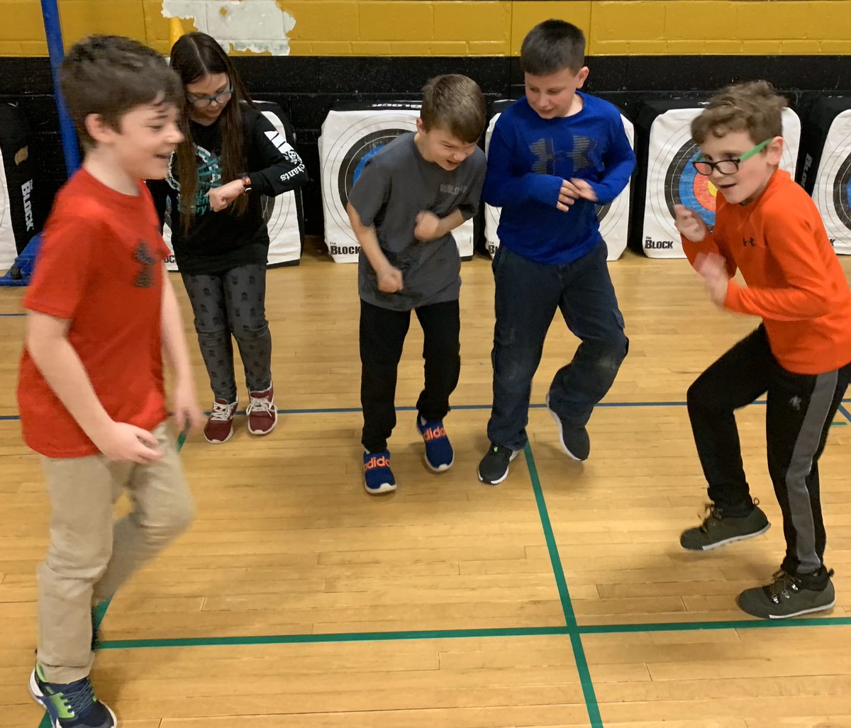 EESPrincipal's tweet photo. ‘Movement Monday’ is underway in P.E. #strength #agility #endurance #coordination @CullmanSuper @BRSOE @ALSDEdotEDU @BranchWhitlock #EastisBeast https://t.co/HxOkkyaJsX