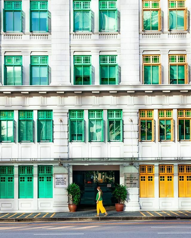 Rrrudya's tweet photo. That one time, when I accidentally (true story) matched the facade.
.
.
.
Тот единственный раз, когда я случайно оделась под цвет здания:)
#whenpeoplematchplaces https://t.co/J9RS3oto9R https://t.co/8ArLkHn0s2