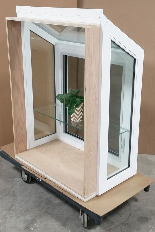 FixHomeCo's tweet image. Available now, this brand new White Garden Window fits rough opening 36" x 48", has low-E glass and oak seatboard with glass shelf. Visit fixhome.com/products/36-x-…