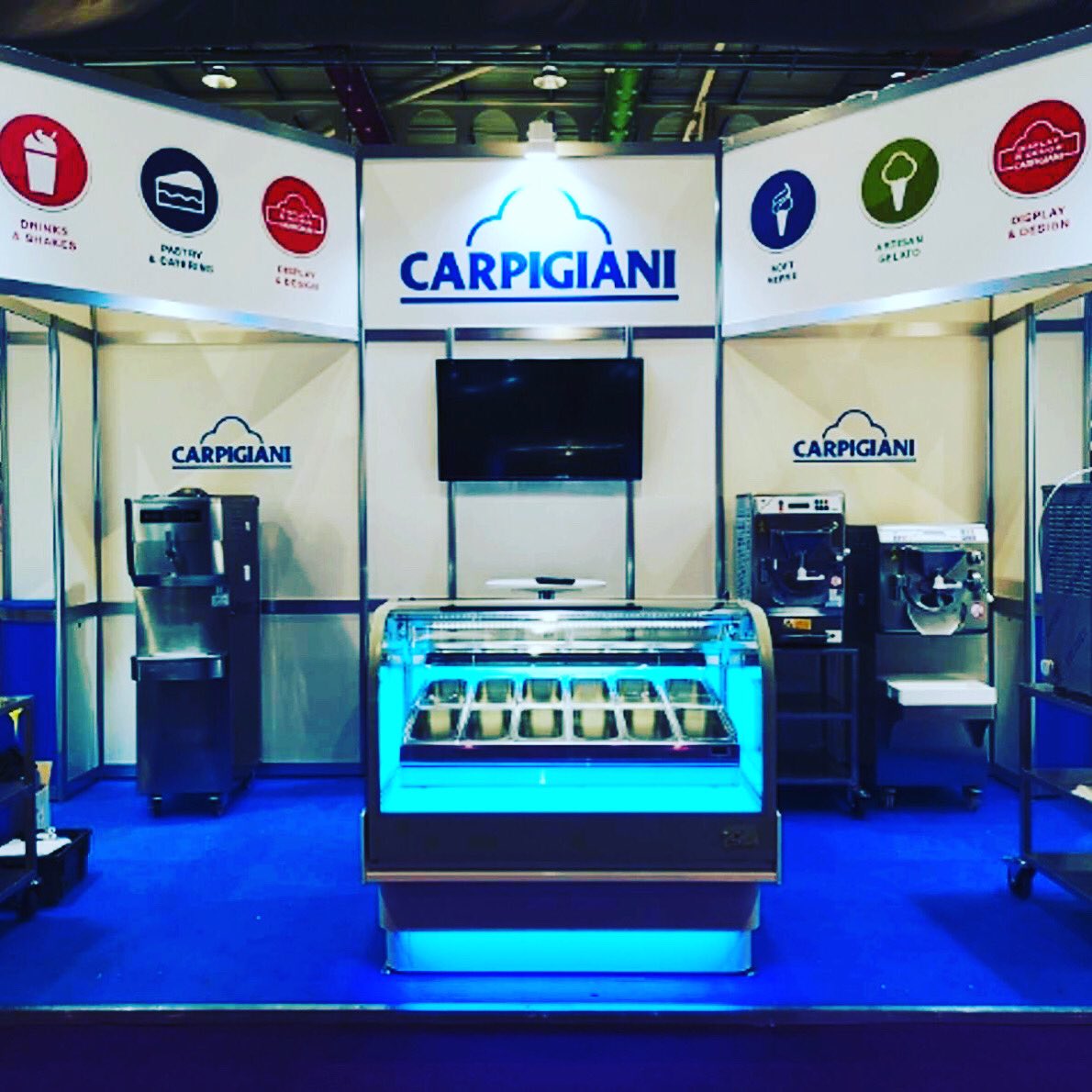 Ready to go at the <a href="/icecreamUK/">The Ice Cream Alliance</a> show, starts tomorrow and ends Thursday night. Stop by and share an ice cream 🍦